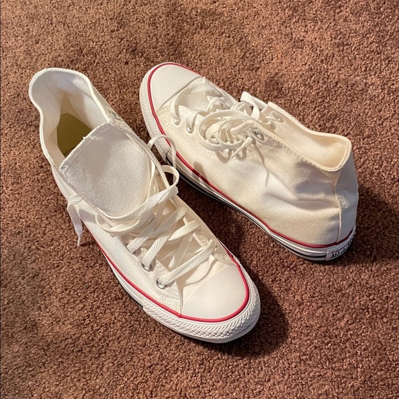 Stylish White High-Top Women's Sneakers - Picture 2 of 6